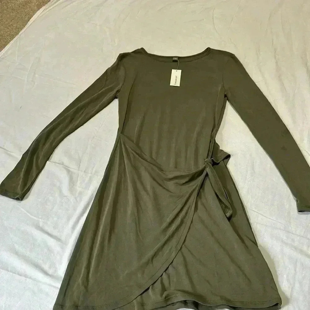ALYA Olive Green Long Sleeve Tie Waist Dress NWT size XS Francesca’s